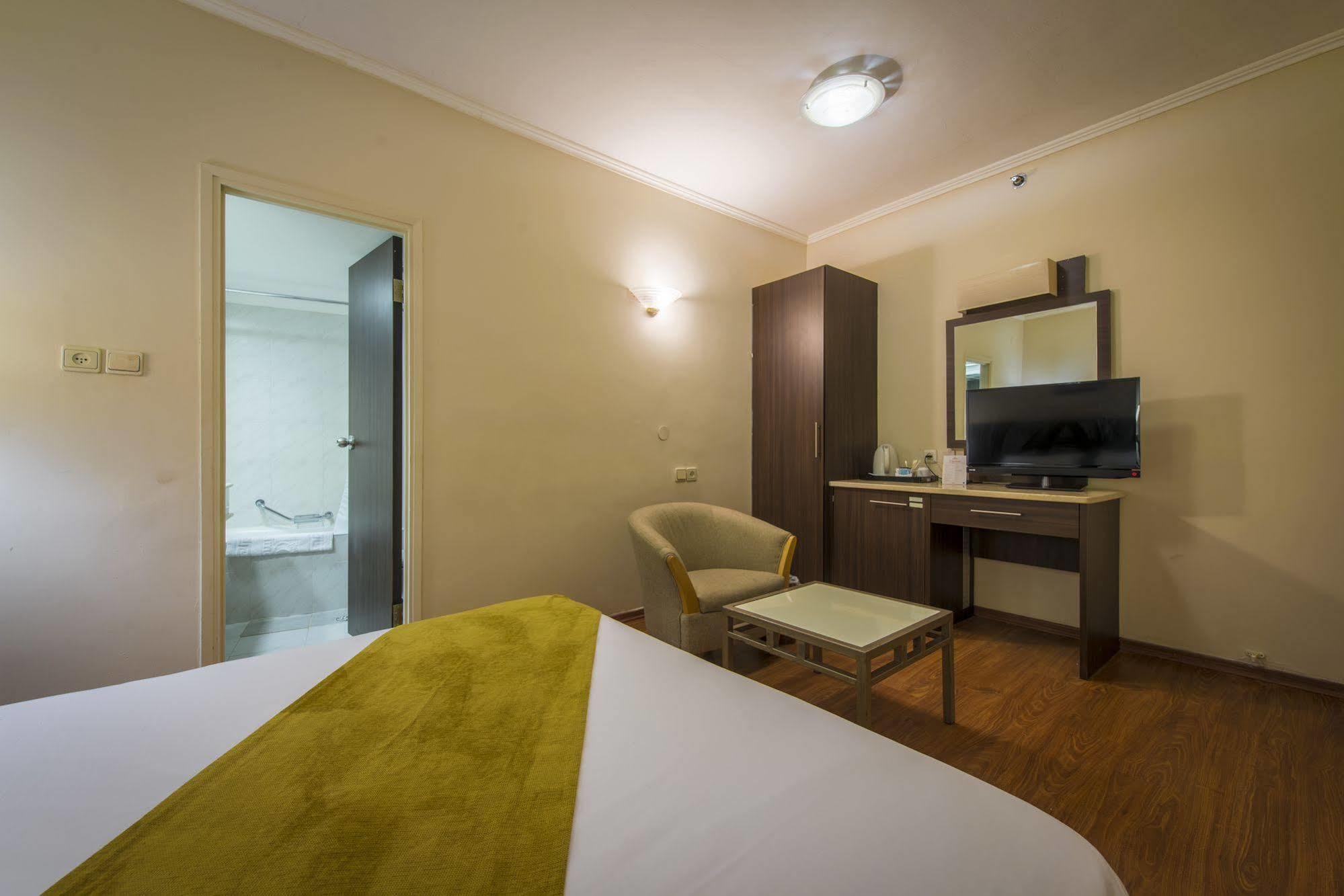 House Kinneret 3*
